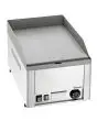 Fry top con piastra liscia in acciaio - Mod GDP 320E-G - Adatta per ripiano M3 - Dimensione piastra mm L 320 x P 480 - Temperatura 50°/300°C - Vaschetta raccogli grasso - Alimentazione monofase 230V/1/50hz - Potenza kW 3 - Dimensioni mm L 325 x P 580 x 31