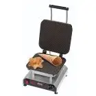 PIASTRA SINGOLA - MOD. 2351821EU - IN GHISA - FORMA: N. 1 WAFFEL RETTANGOLARE cm 26x26 - Alimentazione V 230/50hz monofase - POTENZA W 2800 - DIM. Cm L 32 x P 34 x h 27,5 - NORMA CE