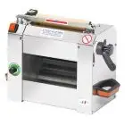 SFOGLIATRICE - MOD. SF220X - 1 COPPIA DI RULLI - DIM. RULLI cm 22 x Ø 3,8 - PULSANTIERA 24VOLT - POTENZA W 150  - ALIMENTAZIONE MONOFASE 230V/1/50HZ - DIMENSIONI cm L 40 x P 22 x 30 H - PESO Kg 15
