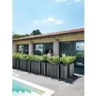 FIORIERA - MOD. NEBULA CM0090 - STRUTTURA IN POLIETILENE - ANTI UV - IL DOPPIO FONDO E' A UNA PROFONDITA' DI cm 25 - CAPACITA' Lt 40 - PORTATA MAX. Kg. 20 - DIM. cm L 89 x P 35 x h 78 - NORMA CE
