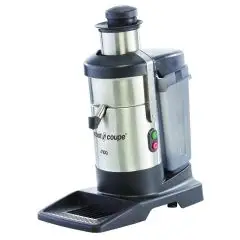 CENTRIFUGA - Mod. J 100 - Conserva le vitamine e non riscalda gli alimenti - Velocità costante 3000 giri/min - Produzione fino a 160 litri/h - Potenza W 1000 - Alimentazione monofase 230V - Dimensioni cm L 26,2 x P 56,6 x 62,8 h