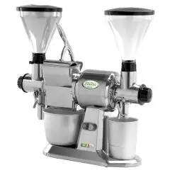 MACINACAFFE' MACINAPEPE E GRATTUGIA - MOD. MCMPGR CGPT - PRODUZIONE ORARIA CAFFE'/FORMAGGIO Kg 10/50 - ALIMENTAZIONE V 230/400/50-60Hz TRIFASE - POTENZA Kw 0,75 (0,1 Hp) - DIM. Cm L 26 x P 65 x h 65 - NORMA CE