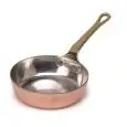 Padellino Servire 1 Manico in Rame Stagnato - AGNELLI Linea RAME MARTELLATO STILE FRANCESE - Codice COCU111M - Spessore mm 2 - Diametro 10 cm - Altezza cm 27 - Imballo confezione da n. 1 Unità