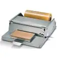 CONFEZIONATRICE - MOD. DISP INOX - DISPENSER A PELLICOLA TERMOSIGILLATRICE INOX - Piano riscaldante cm 30x17,5 - Rotoli film Cm. 45 - Alimentazione MONOFASE 230/50/1 - Norma CE
