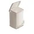 Pattumiera A Pedale Bianco in Polipropilene - GIGANPLAST Linea LINE - Codice 4200 - Capacità 20 lt  - Dimensioni cm 28x28 - Altezza cm 40 - Imballo confezione da n. 1 Unità