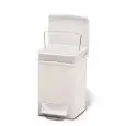 Pattumiera A Pedale Bianco in Polipropilene - GIGANPLAST Linea MINILINE - Codice 4190 - Capacità 6 lt - Dimensioni cm 21x21 - Altezza cm 28 - Imballo confezione da n. 1 Unità