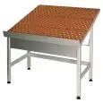 Espositore con ripiano inclinato salvaspazio - Per Frutta e Verdura - Mod. POKER - Parte superiore del ripiano reclinabile - 4 possibilità di utilizzo - Versatile e pratico - Telaio in lega di alluminio anodizzato anticorodal - Piedini regolabili e autoli