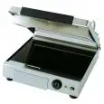 TOSTIERA ELETTRICA CON BASE LISCIA E COPERCHIO RIGATO IN VETROCERAMICA - CON CONTROLLO TERMOSTATICO - Mod. 999.493 - Dim. Cm L 45 x P 45 x h 13 - Potenza totale 2,2 kW