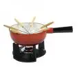 Set Fonduta Formaggio 9 Pezzi Rosso in Ghisa Smaltata - ILSA Linea NORMANDIE - Codice 408.022 - Capacità 25 lt  - Diametro 22 cm - Imballo confezione da n. 1 Unità