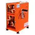 TAGLIACASTAGNE MANUALE DA BANCO - MOD. 100 MANUAL - 100 castagne al minuto - Calibratura regolabile - Sistema lame ad alta portata - Dimensione cm L 31 X P 27 X H 40 - Norma CE