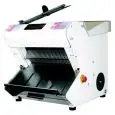 TAGLIERINA AUTOMATICA DA BANCO PER PANE con caricamento inclinato - spingitore singolo o continuato - Larghezza taglio max cm: 42 o 52 - Altezza taglio cm 6/17 -Alimentazione 400V TRIFASE - Potenza Kw 0,75 - NORMA CE