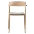 SEDIA NEMEA IMBOTTITA - MOD. NEMEA 2826 - STRUTTURA IN MASSELLO DI FRASSINO - SEDILE IN MULTISTRATO IMBOTTITO E RIVESTITO IN TESSUTO O PELLE - PER USO INTERNO - DIM. cm L 52 x P 50 x H 76,5 - NORMA CE