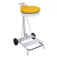 Portasacco in metallo verniciato bianco su ruote con coperchio colorato giallo e pedale, capacità lt 110 Medial Contimobile Mod 601044