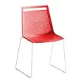 SEDIA AKAMI - MOD. AKAMI S - SCOCCA IN TECNOPOLIMERO - STRUTTURA A SLITTA IN FILO, CROMATA, VERNICIATA BIANCA O VERNICIATA NERA - PER USO INTERNO/ESTERNO - DIM. cm L 48 x P 55 x H 85 - NORMA CE