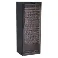 ESPOSITORE REFRIGERATO PER VINO - Mod. G-BJ408 - Capacità bottiglie N. 96 da lt 0,75 - Temperatura differenziata a seconda dei ripiani - Temperatura +5/+18 °C - Potenza W 112 - Alimentazione monofase 230V/1/50Hz - Dimensioni cm L 60 x P 60,3 x 186 h - Nor