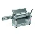 SFOGLIATRICE - MOD. 3200/LM42R - 1 COPPIA DI RULLI RUVIDI IN ACCIAIO INOX ø 60 mm - ALIMENTAZIONE V 230/50Hz MONOFASE - POTENZA kW 0,37 - LUNGHEZZA RULLI cm 42 - Norma CE