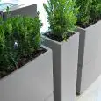 COLONNA - MOD. DUNE COLUMN - STRUTTURA IN POLIETILENE - IL DOPPIO FONDO E' A UNA PROFONDITA' DI cm 25 - CAPACITA' Lt 33 - PORTATA MAX. Kg. 16,5 - DIM. cm L 27 x P 27 x h 80 - NORMA CE