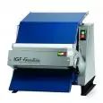 SFOGLIATRICE - per paste zuccherine, pasta di mandorle, cioccolato plastico - MOD. 2300/MC30 - 1 COPPIA DI RULLI - ALIMENTAZIONE V 230/50Hz MONOFASE - POTENZA Kw 0,37 - RULLI cm 30 - Norma CE