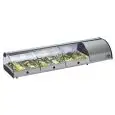 ESPOSITORE DA BANCO VETRINA REFRIGERATA - SERIE SUSHIGNSS - STRUTTURA IN ACCIAIO INOX - BACINELLE GN 1/3 - Temp. °C +1/+5 - MONOFASE - STATICA - VETRO CURVO APRIBILE DI SERIE LATO CLIENTE - ILLUMINAZIONE - MOTORE INCORPORATO