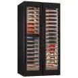 Vetrina refrigerata per vino con capacità Lt 770 e temperatura +2° / +12 ° C / +12° / +20 ° C / +2° / +20 ° C Klimaitalia UY 224 3VD